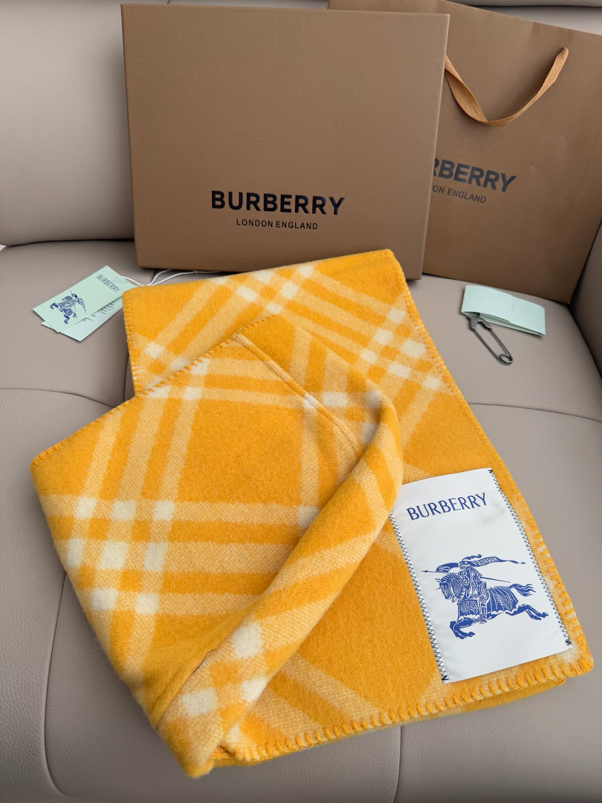 F23 Women's Winter Fashion Wool Scarf