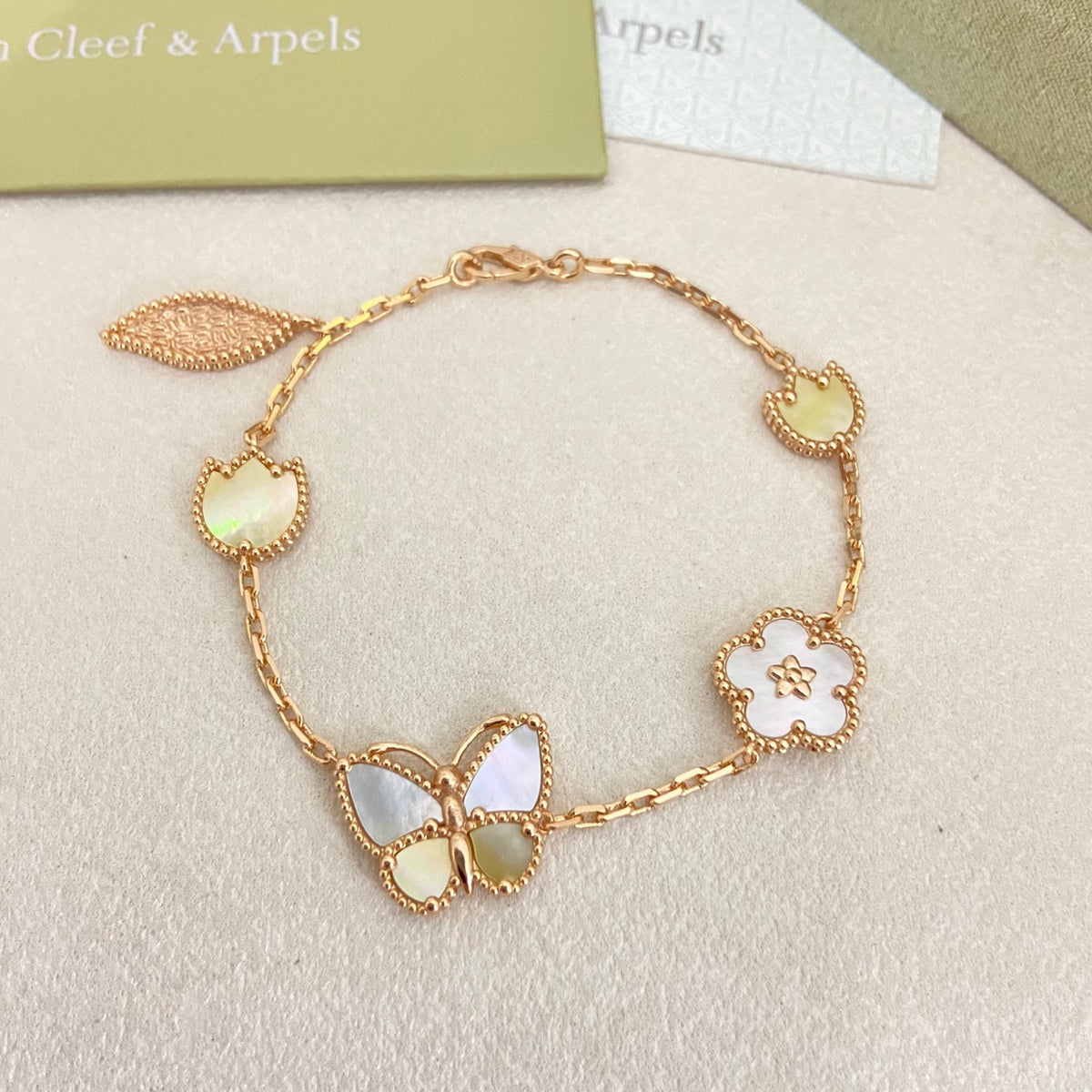 VAB3 New Arrival Classic Four‑Leaf Clover Unisex Bracelet Gold‑Plated Fashion Jewelry for Men & Women