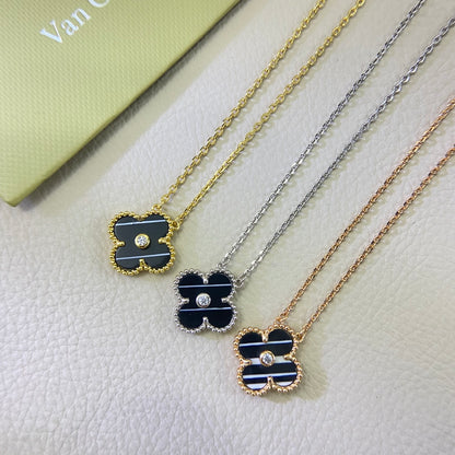 VAN2 New Arrival Single Crystal Stripe Four‑Leaf Clover Pendant Necklace Fashion Daily Jewelry