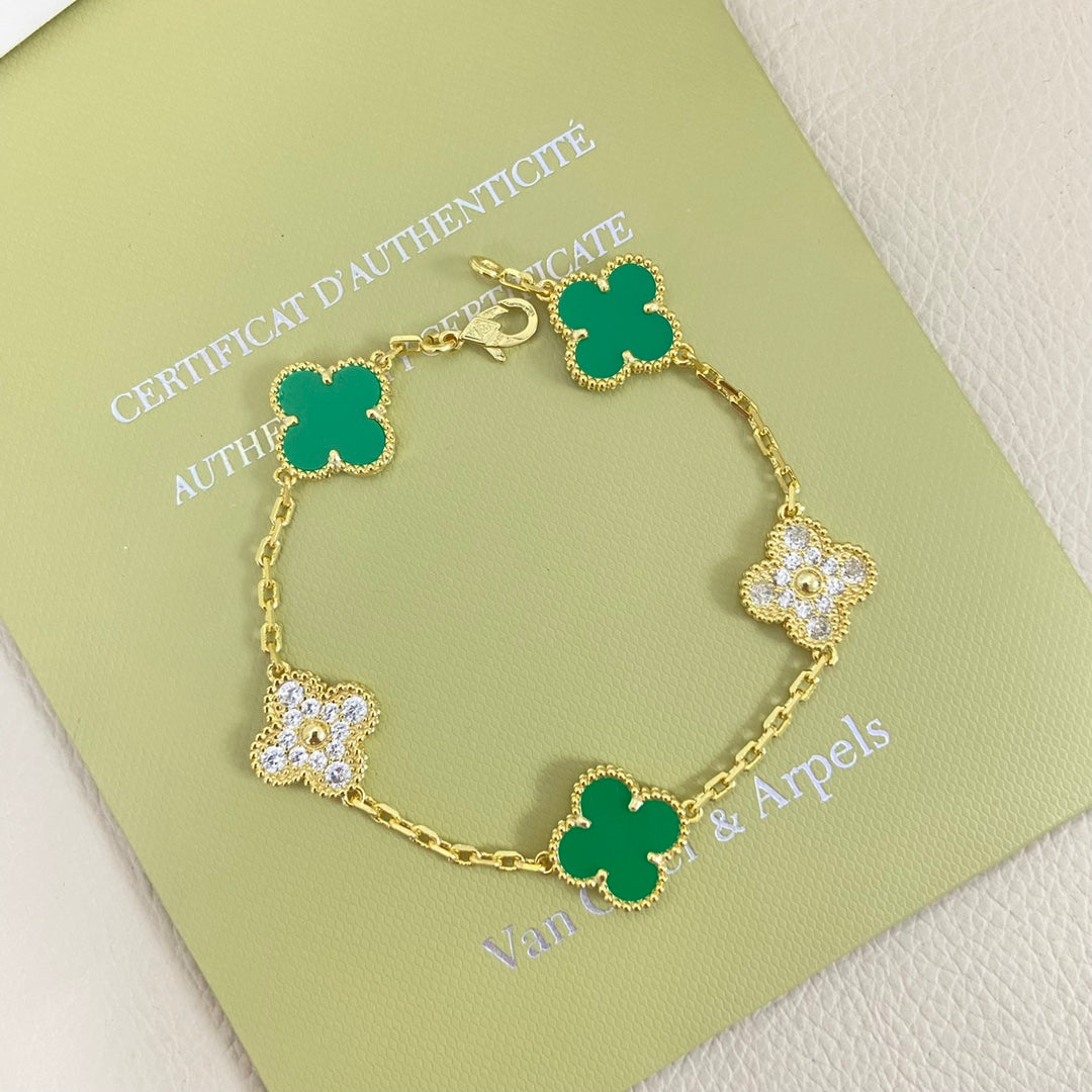VAB8 Classic Four‑Leaf Clover Unisex Fashion Bracelet for Men and Women