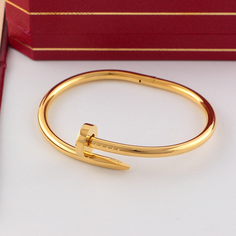 B36 Classic Men Women 18K Gold‑Plated Bangle Stainless Steel Fashion Jewelry