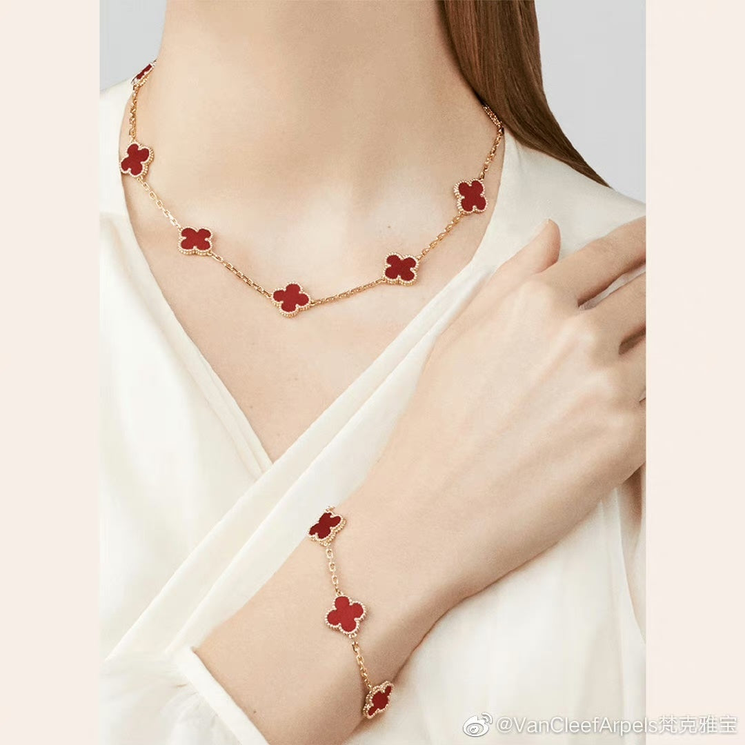 VAB1 Classic Four‑Leaf Clover Unisex Fashion Bracelet for Men and Women