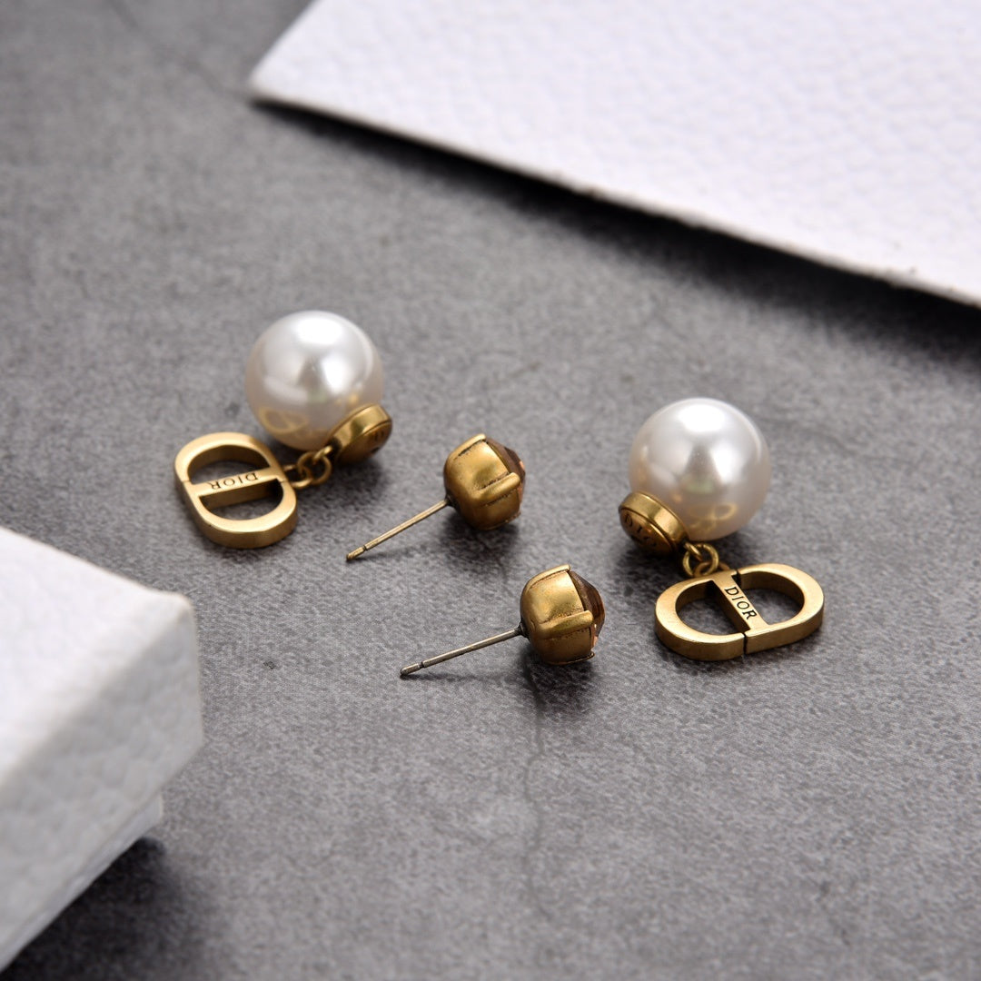 DIE5 Women gold-plated fashion earrings high-quality jewelry