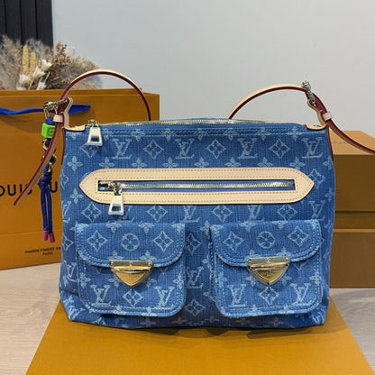 LVMB4  Stylish & Minimalist Women's  Shoulder Bag