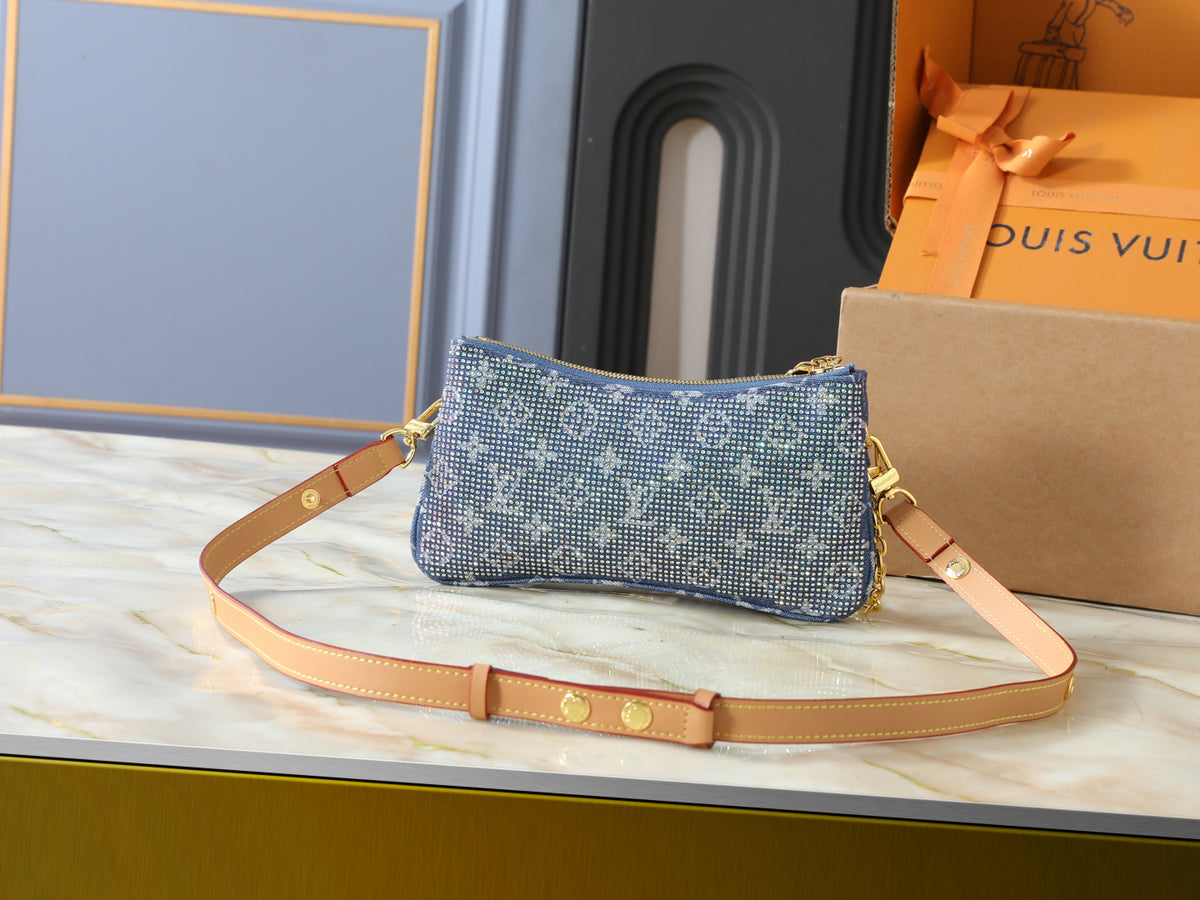WM8 New women's casual bag  24.5*13.5*6.5CM