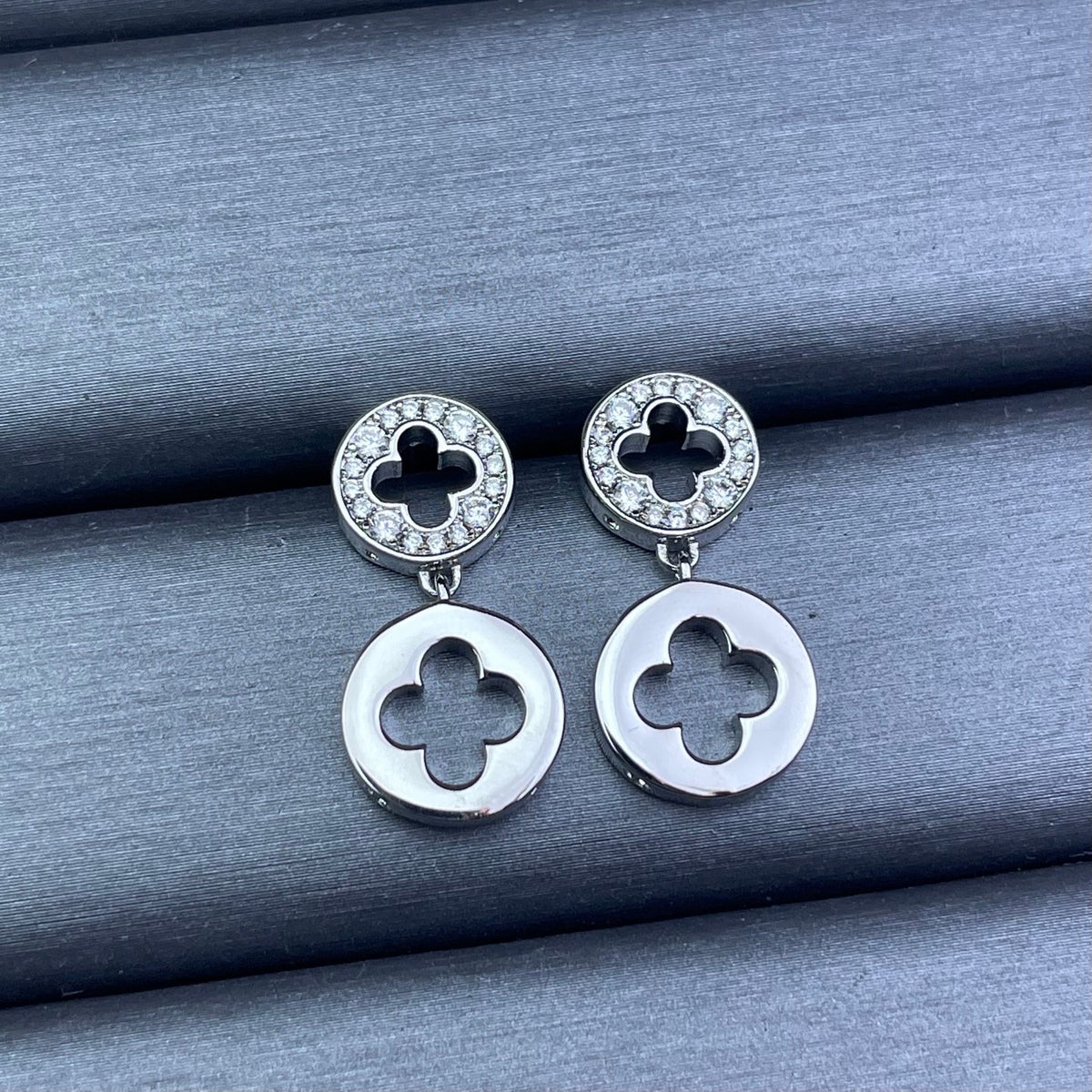 N28  Women gold-plated fashion clover earrings high-quality jewelry