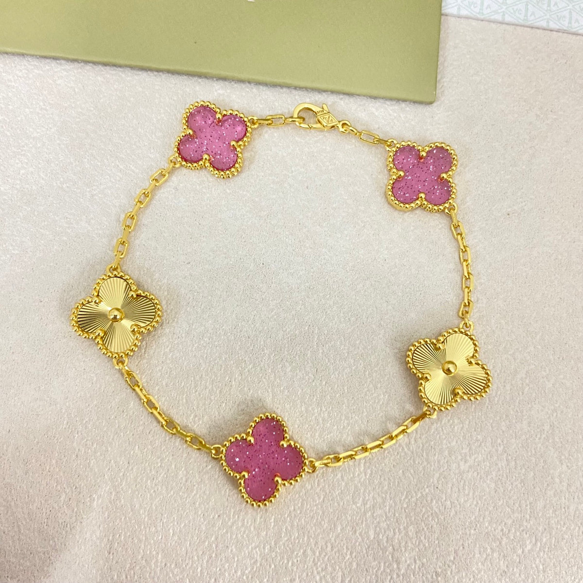 VAB4 New Arrival Classic Four‑Leaf Clover Unisex Bracelet Gold‑Plated Fashion Jewelry for Men & Women