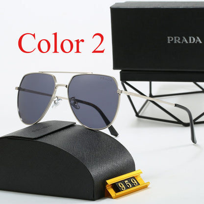 959  Unisex Fashion Sunglasses with Box