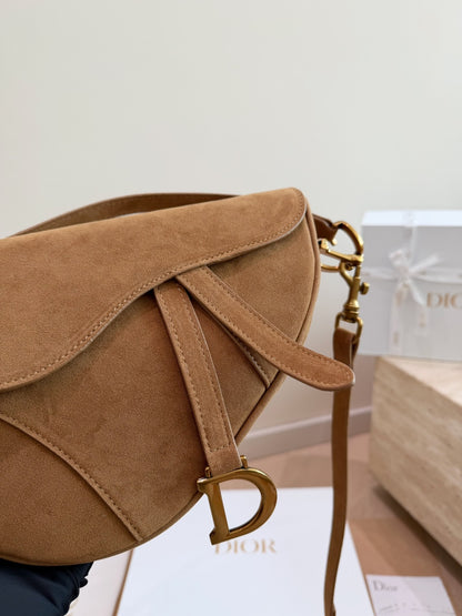 MS32 Women's Classic Saddle Bag Handbag