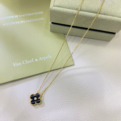 VAN2 New Arrival Single Crystal Stripe Four‑Leaf Clover Pendant Necklace Fashion Daily Jewelry