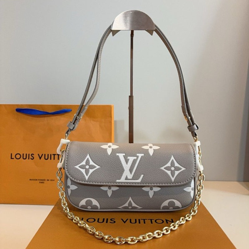 LVMB8  Stylish Premium New Women's Single Shoulder Bag  22X5X12cm