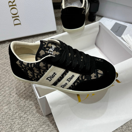 S22 New Fashion Women's Genuine Leather Trainer Shoes Classic Casual Sneakers for Ladies
