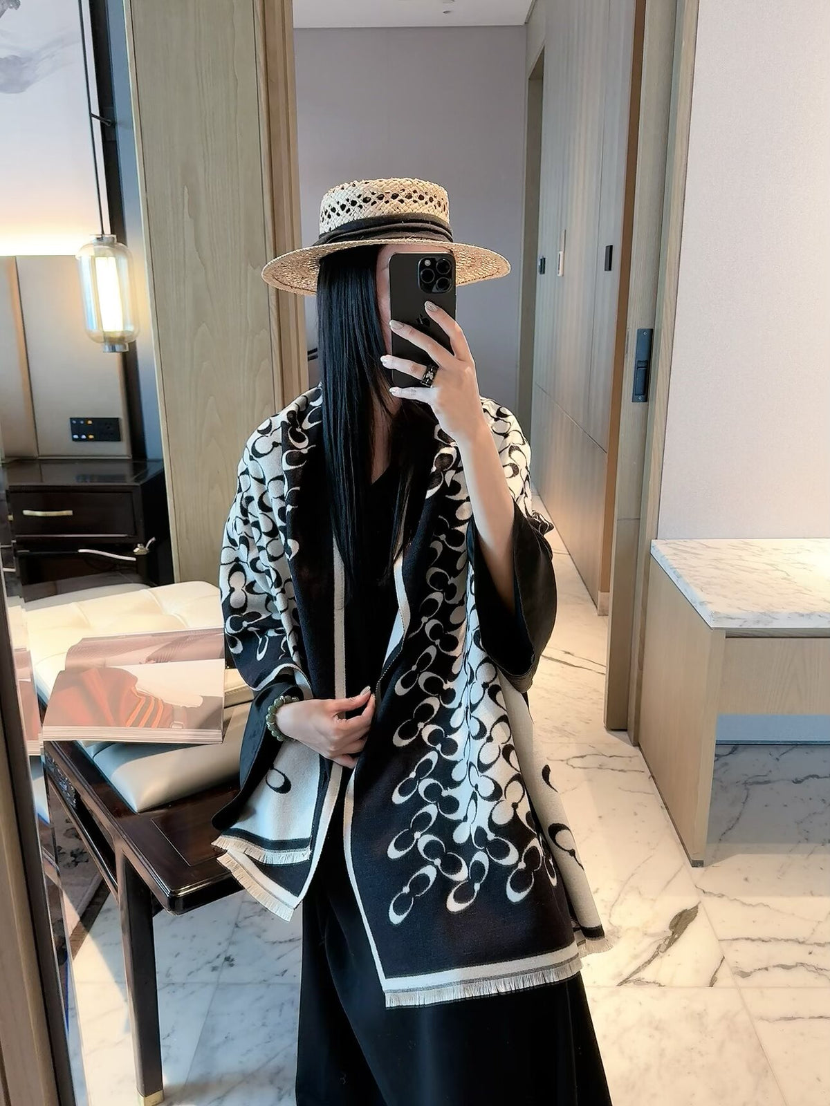 F40 Women's Wool Blend Scarf Wrap