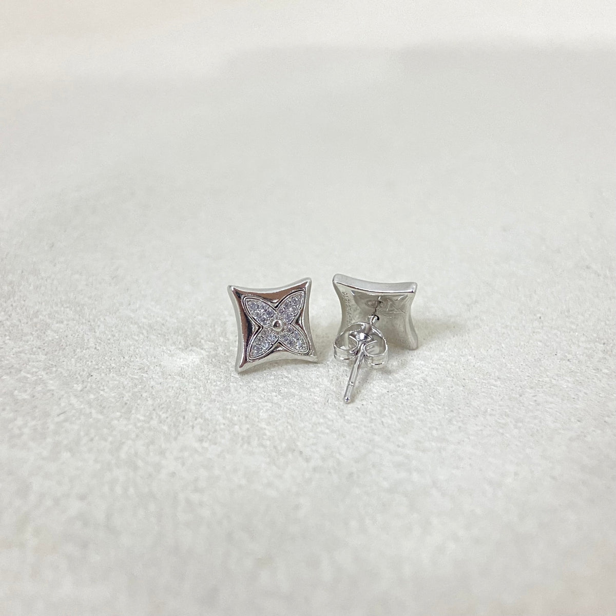 E19 Women gold-plated fashion earrings high-quality jewelry