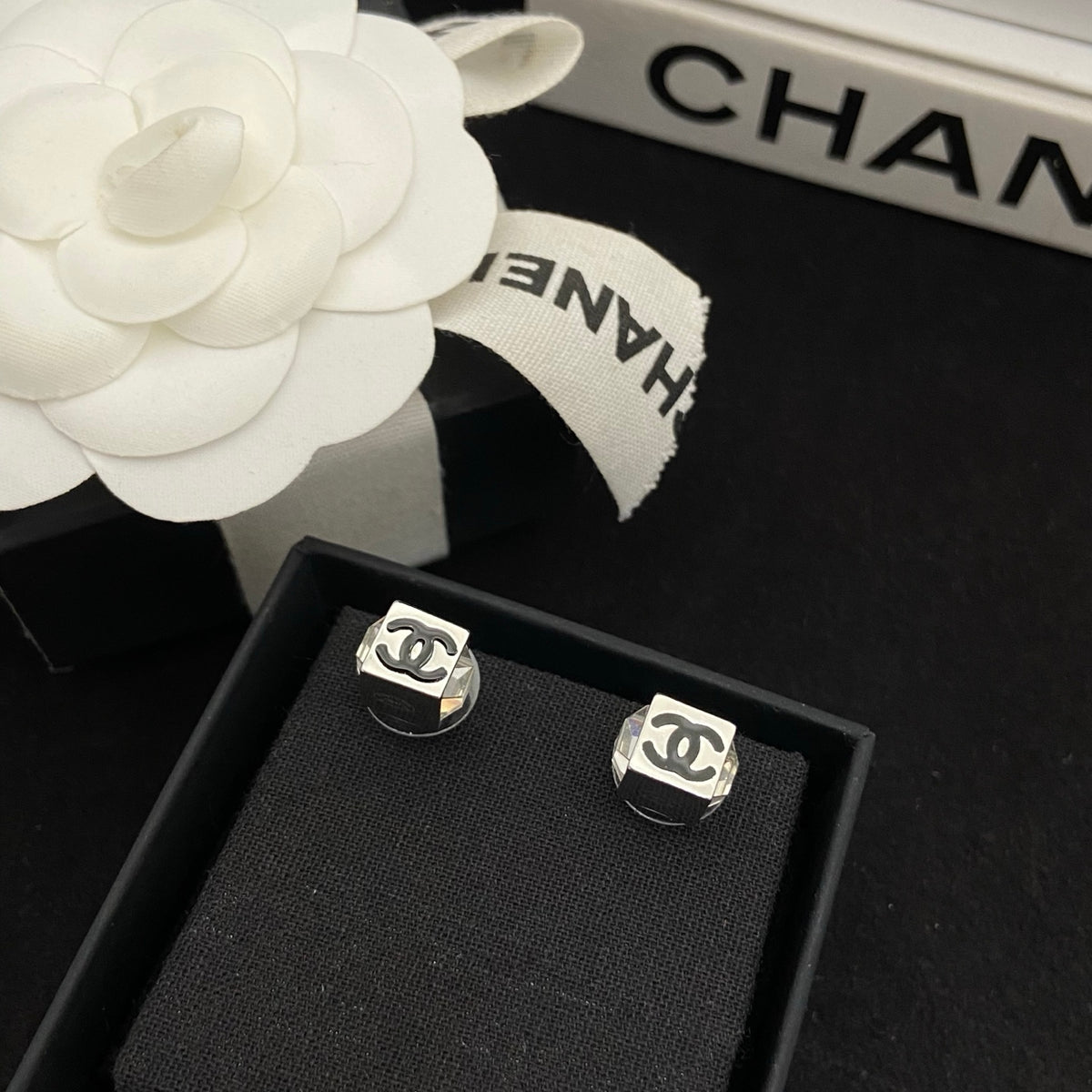 E60 Women gold-plated fashion earrings high-quality jewelry