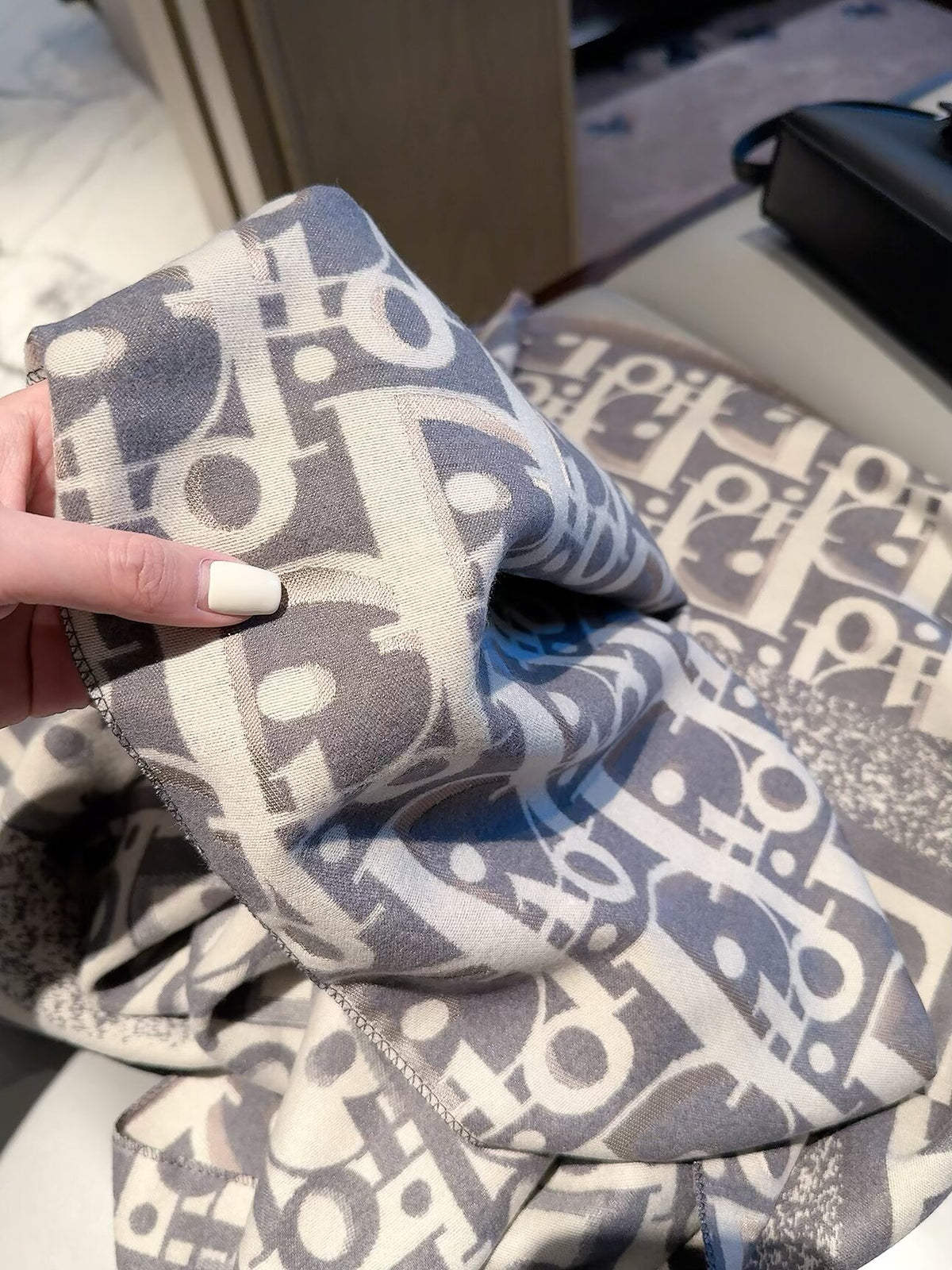 F52  Women's cotton scarf