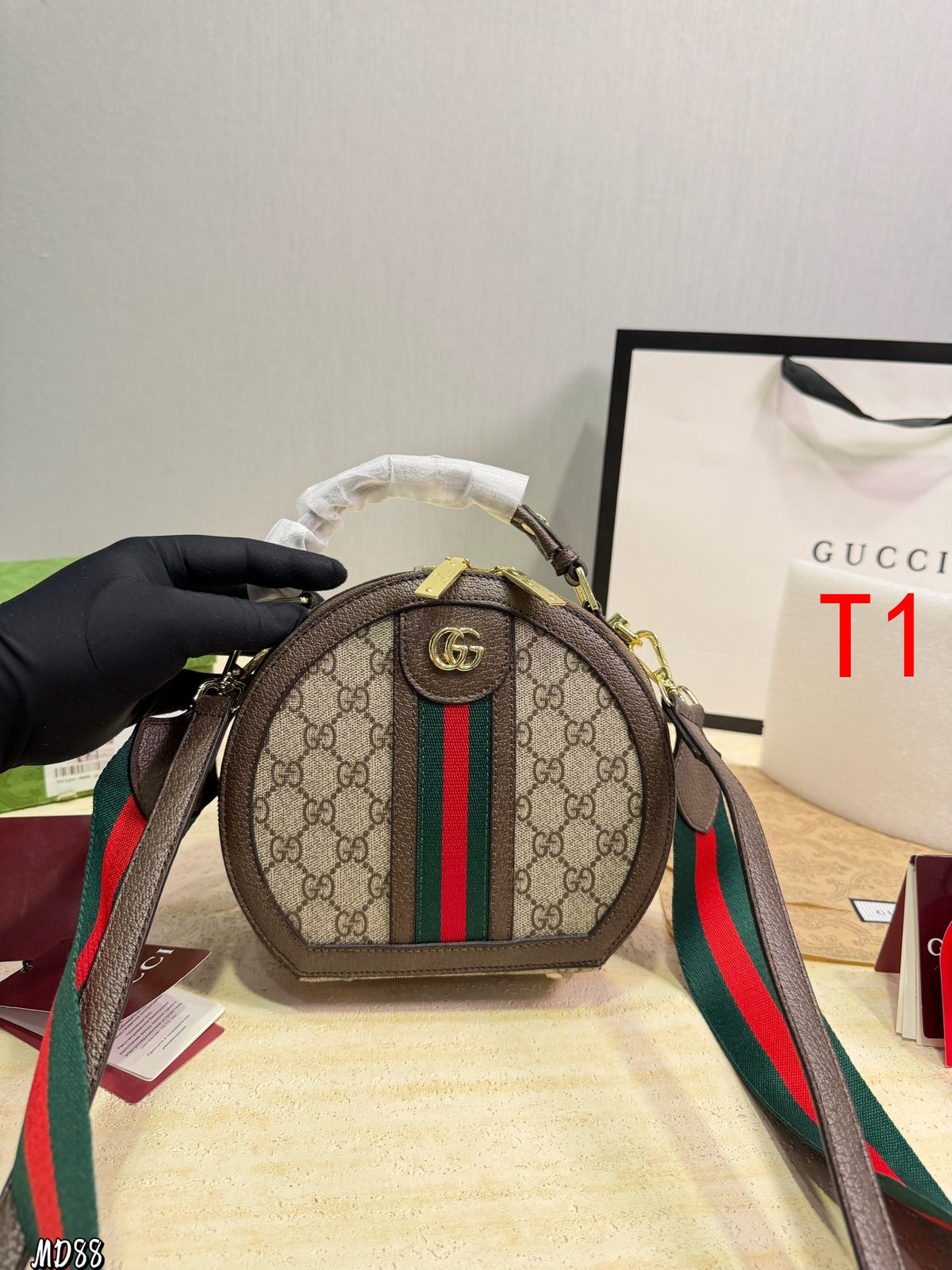 MS68 Classic round bag diagonal cross bag 20X8X18CM