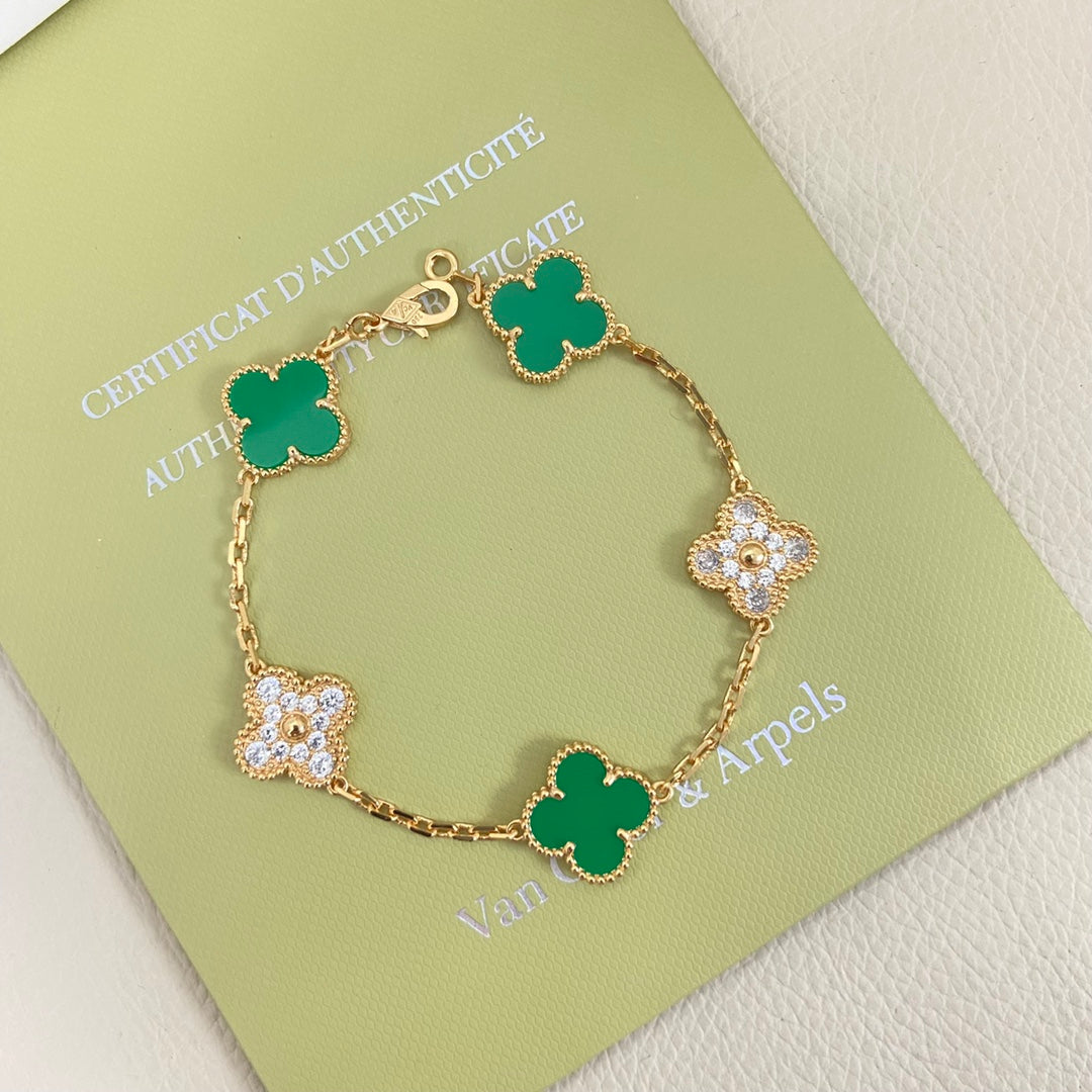 VAB8 Classic Four‑Leaf Clover Unisex Fashion Bracelet for Men and Women