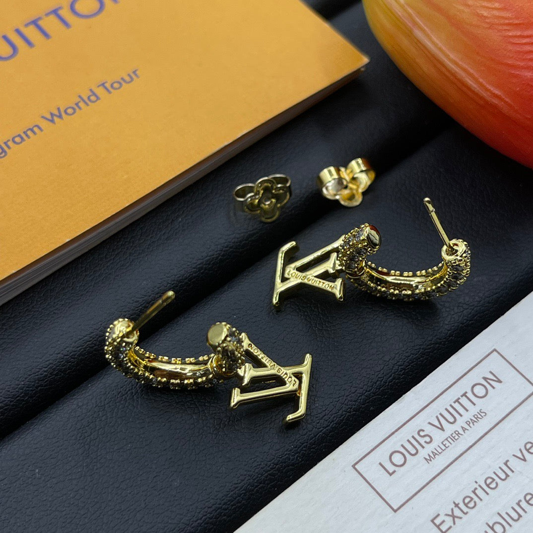 E32 Women gold-plated fashion earrings high-quality jewelry