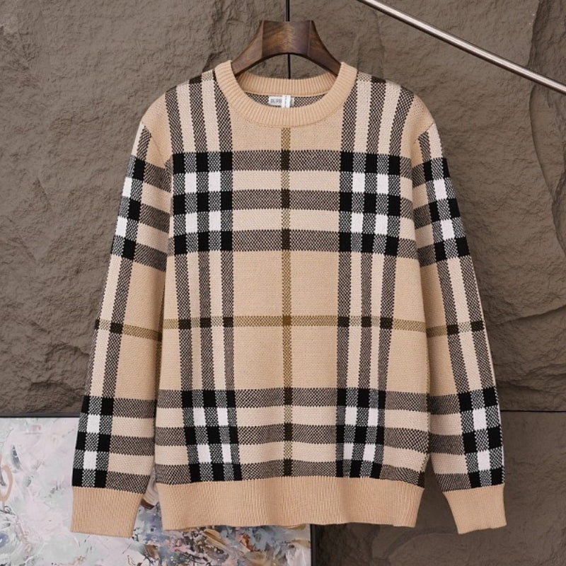 UC1   New Fashion Round Neck Knitted Woolen Sweater Clothes