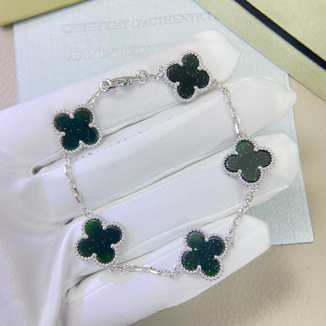 VAB7 Classic Four‑Leaf Clover Unisex Fashion Bracelet for Men and Women