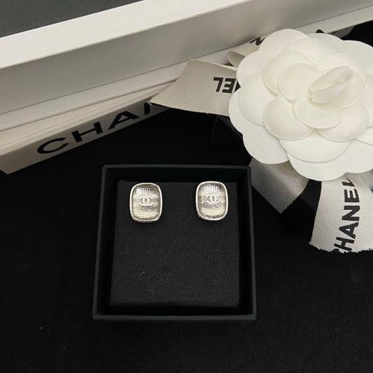 E74 Women gold-plated earrings high-quality jewelry