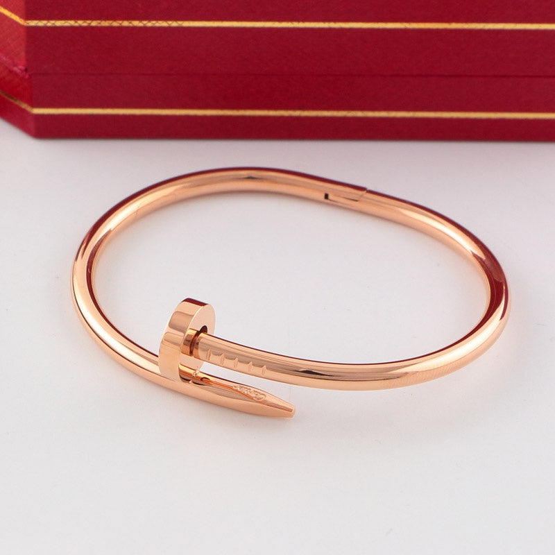 B36 Classic Men Women 18K Gold‑Plated Bangle Stainless Steel Fashion Jewelry
