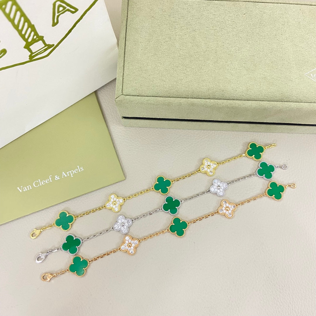 VAB8 Classic Four‑Leaf Clover Unisex Fashion Bracelet for Men and Women