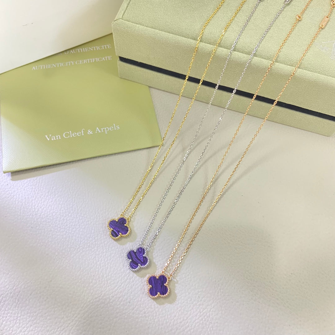 VAN1 New Arrival Single Crystal Stripe Four‑Leaf Clover Pendant Necklace Fashion Daily Jewelry