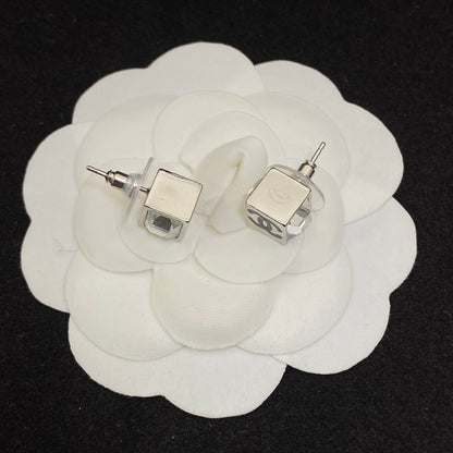 E60 Women gold-plated fashion earrings high-quality jewelry