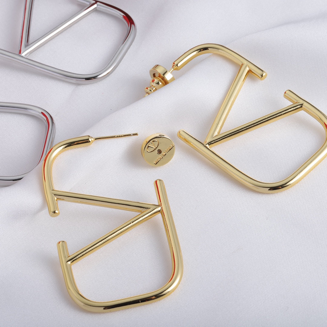E64 Women gold-plated earrings high-quality jewelry