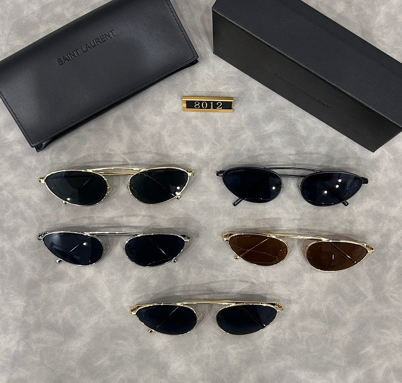 8012  Unisex Fashion Sunglasses with Box