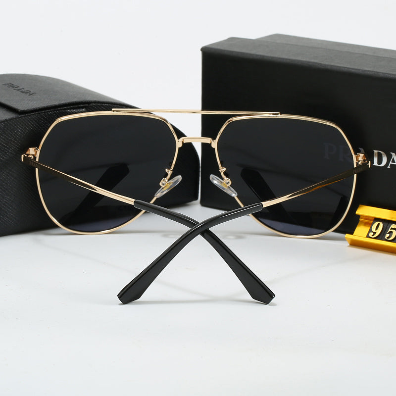 959  Unisex Fashion Sunglasses with Box
