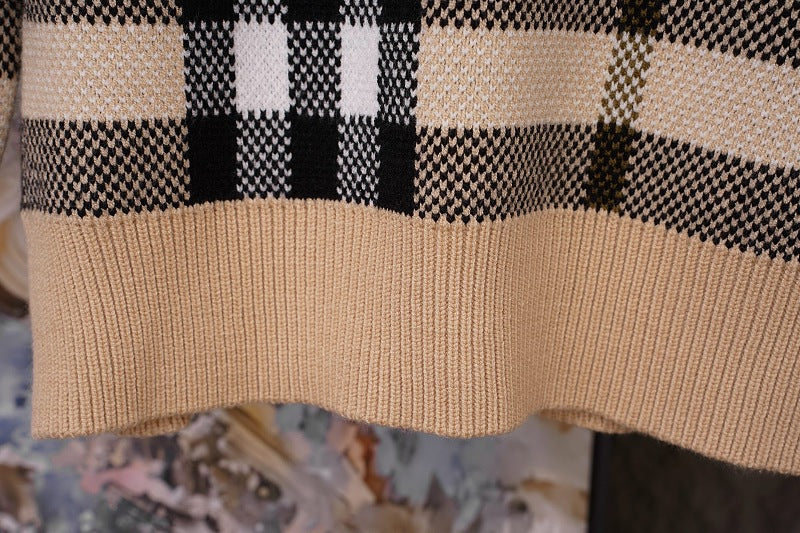 UC1   New Fashion Round Neck Knitted Woolen Sweater Clothes