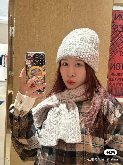 LH5  New Wool & Cashmere Set, Scarf + Hat