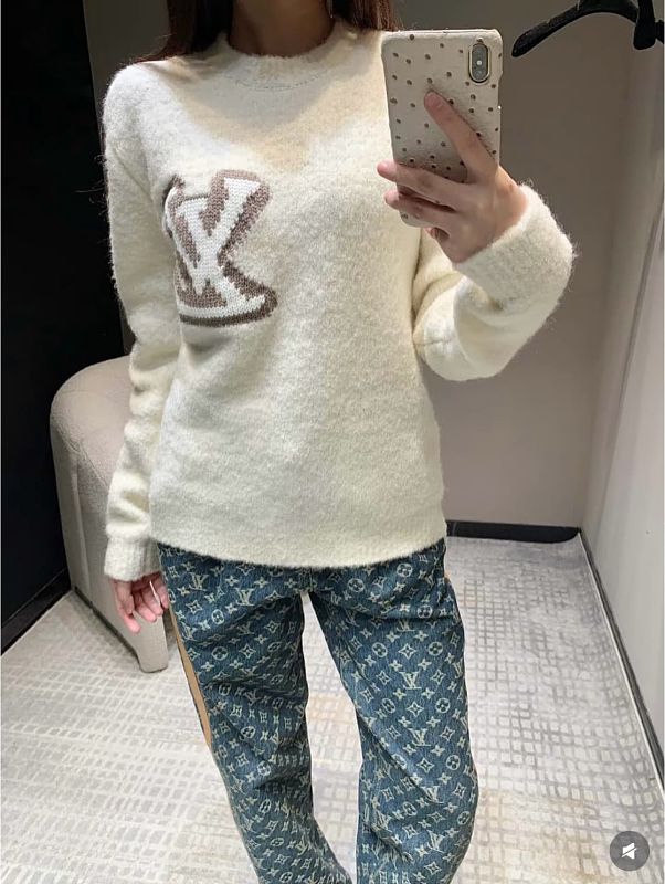 LC03   Men's and women's classic letter jacquard round neck sweater in front and back clothes
