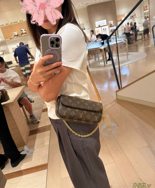 LVMB5   Exquisite Texture, High-Quality Women's Bag  20x10x5cm