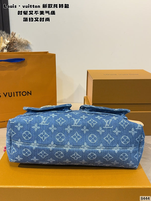 LVMB4  Stylish & Minimalist Women's  Shoulder Bag