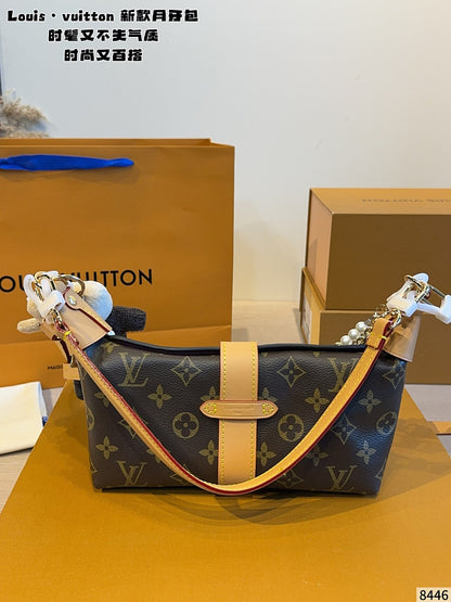 LVMB7  Fashion Hot Sale High Quality Women's Shoulder Bag  21X8X11cm